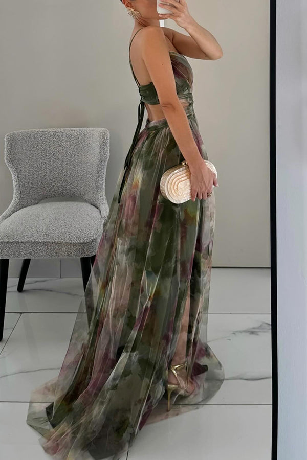 Women's maxi dress with thin straps and V-neck in a multicolour print