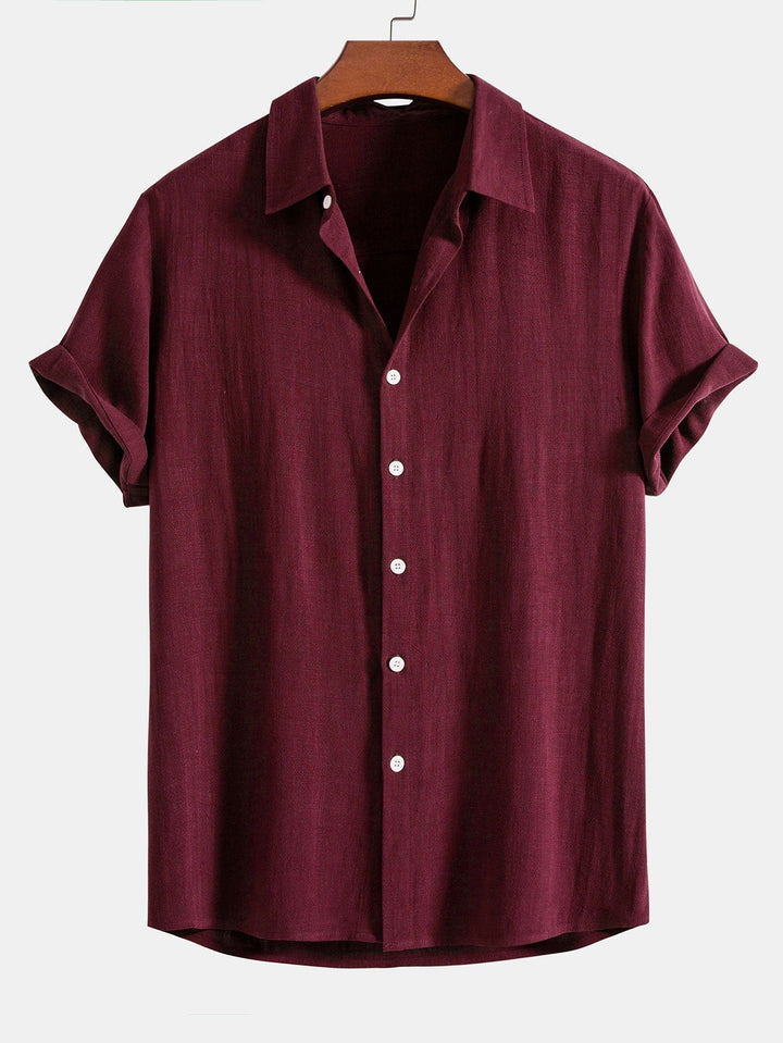 Men's linen-blend shirt with short sleeves, button placket and relaxed fit.
