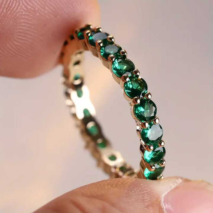 Soft gold ring with refined details