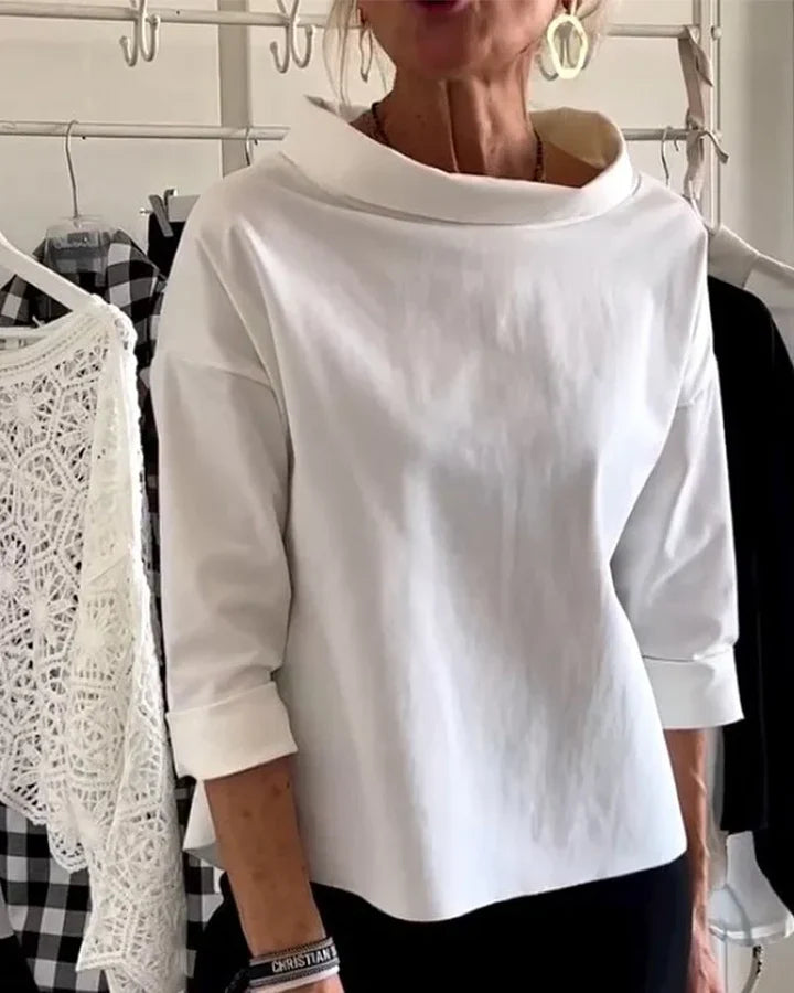 Casual Top with Wide Lapels and Half Turtleneck for a Stylish Look