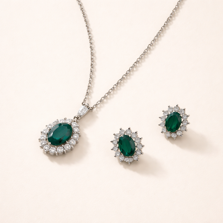 Elegant White Gold Jewellery Set with Refined Details