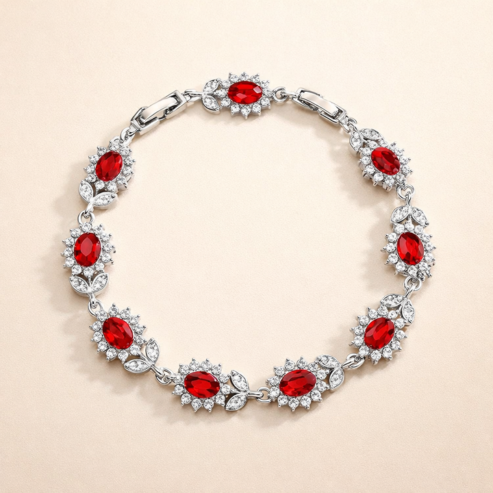 Dreamy white gold bracelet with subtle shine