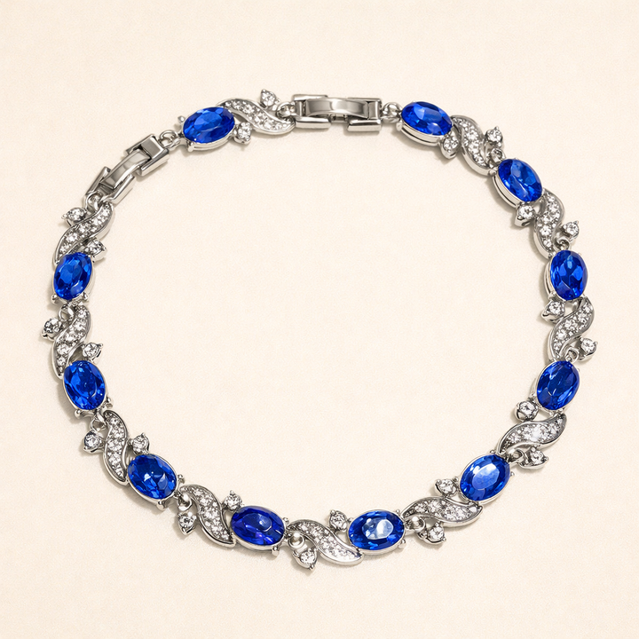 Elegant White Gold Bracelet with Refined Details