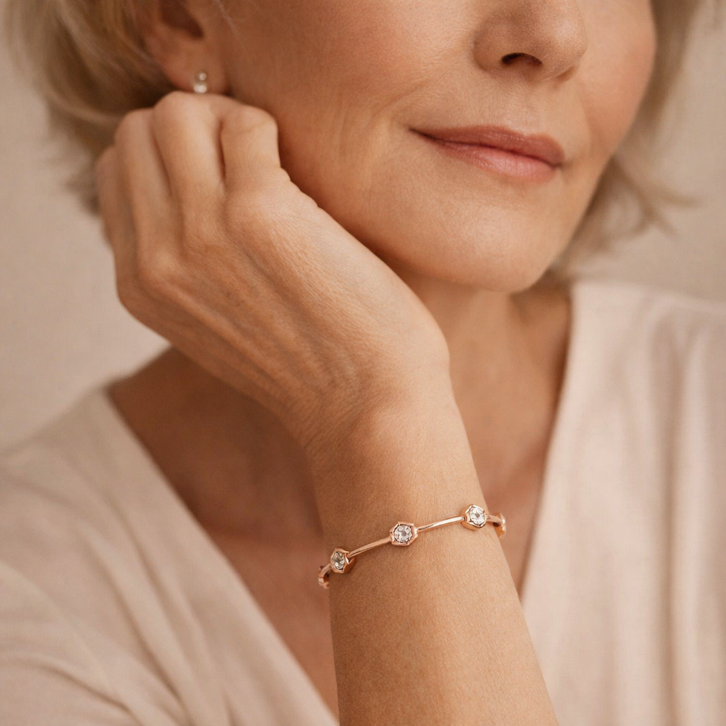 Refined Gold Bracelet with Cubic Zirconia Details