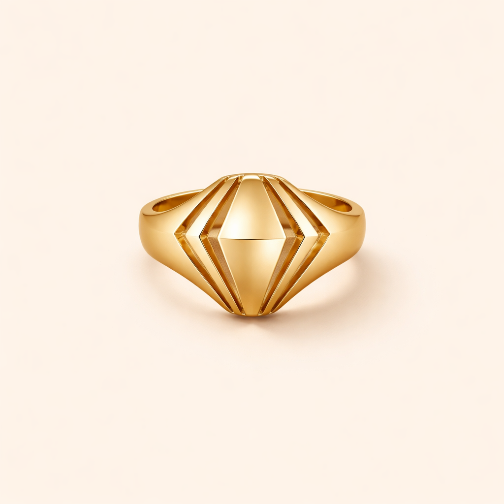 Refined gold ring with subtle look