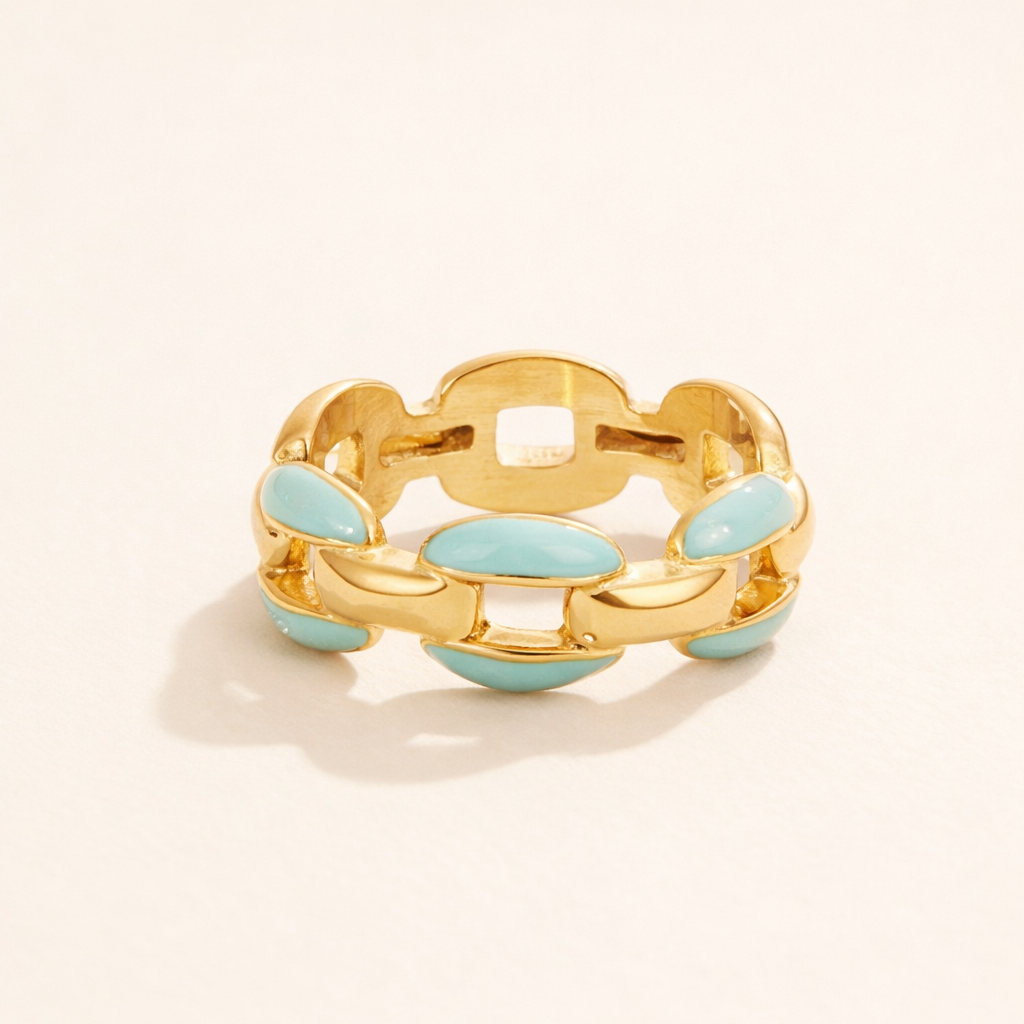 Elegant silver chain ring with refined detail