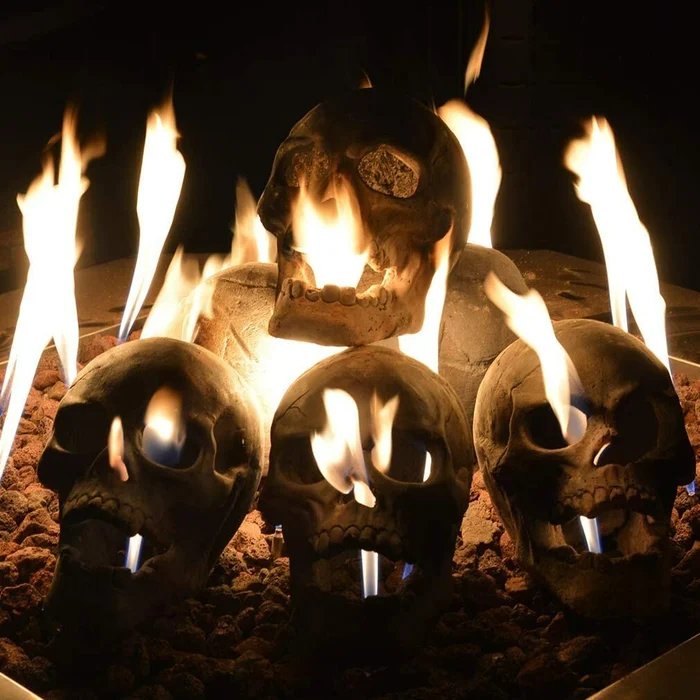 Ceramic Skull Fire Decoration — Smoke-Free Flame Accent for Fire Pits
