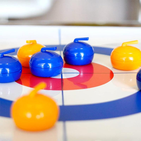 Mini-Curling-Spiel für zu Hause mit rutschigen Steinen und magnetischen Stöcken
