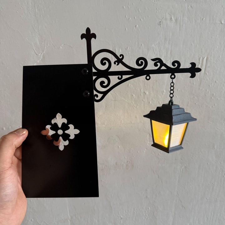 Library Lantern Decorative Bookshelf Lighting Retro Library Lantern Bookshelf Lamp Multifunctional Warm LED Nightlight Ornament Halloween Decoration