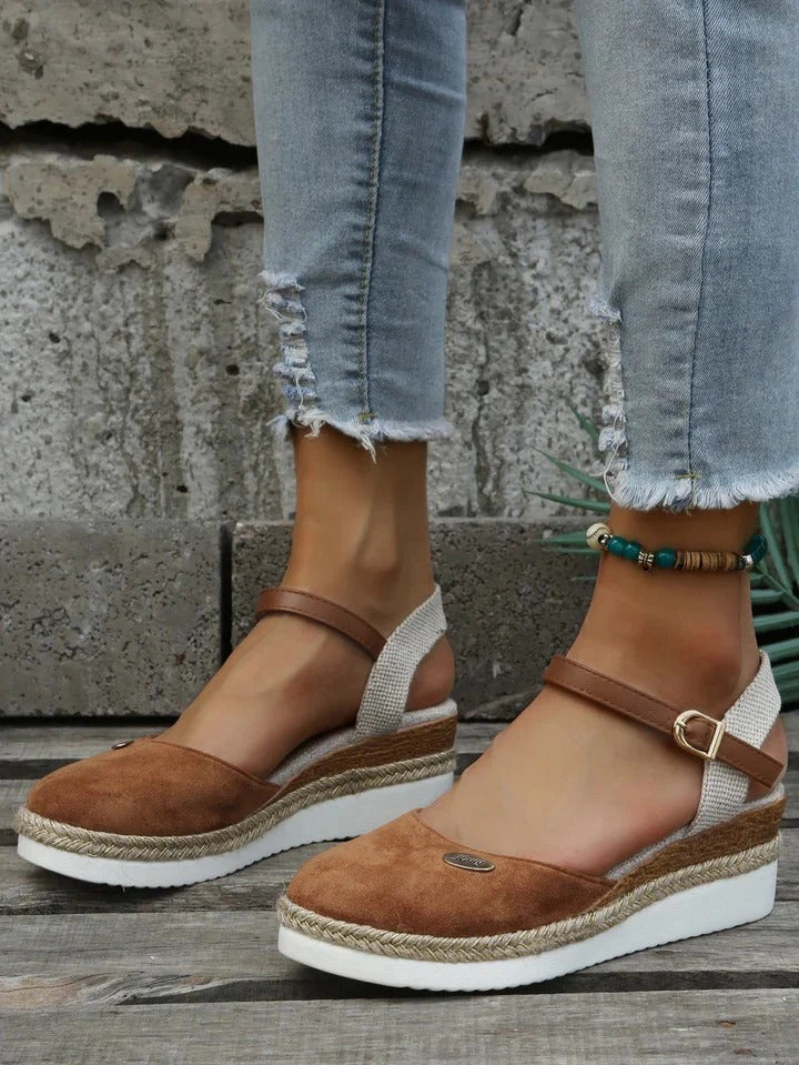 Orthopedic trendy sandals
