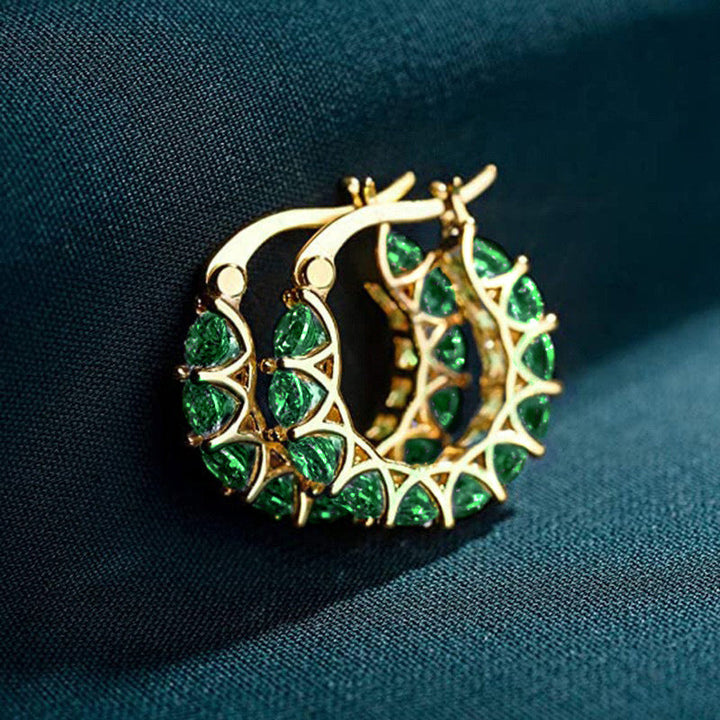 Refined Gold Earrings with a Subtle Shine
