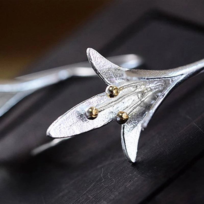 Blossom - silver flower earrings