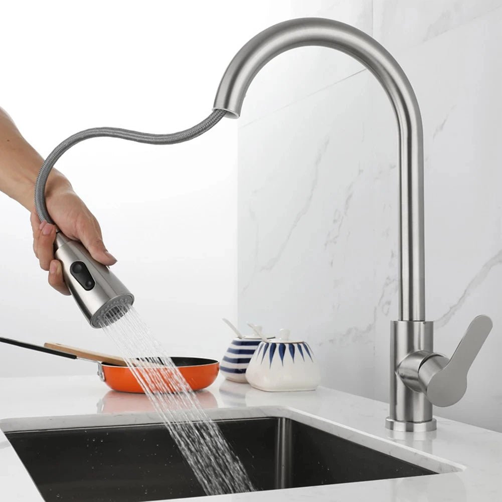 SWIVELUX – Elegant Kitchen Tap with Pull-Out Function and 360° Rotation