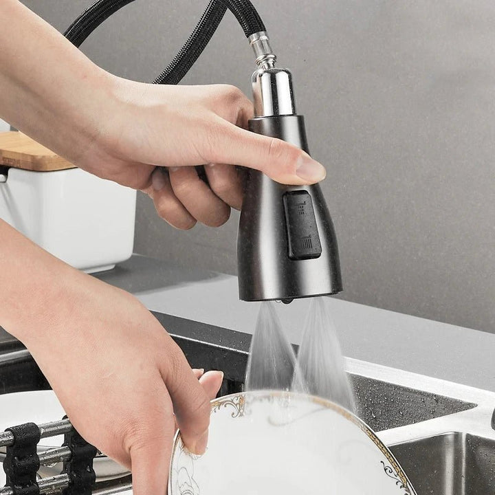 SWIVELUX – Elegant Kitchen Tap with Pull-Out Function and 360° Rotation