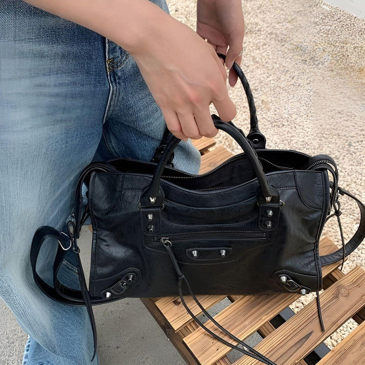 Salome Veske | Spacious PU Leather Handbag | Black