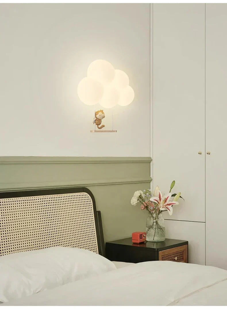 Light Magic in the Children's Wall Lamp