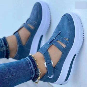 Everyday Shoes – Stylish & Supportive