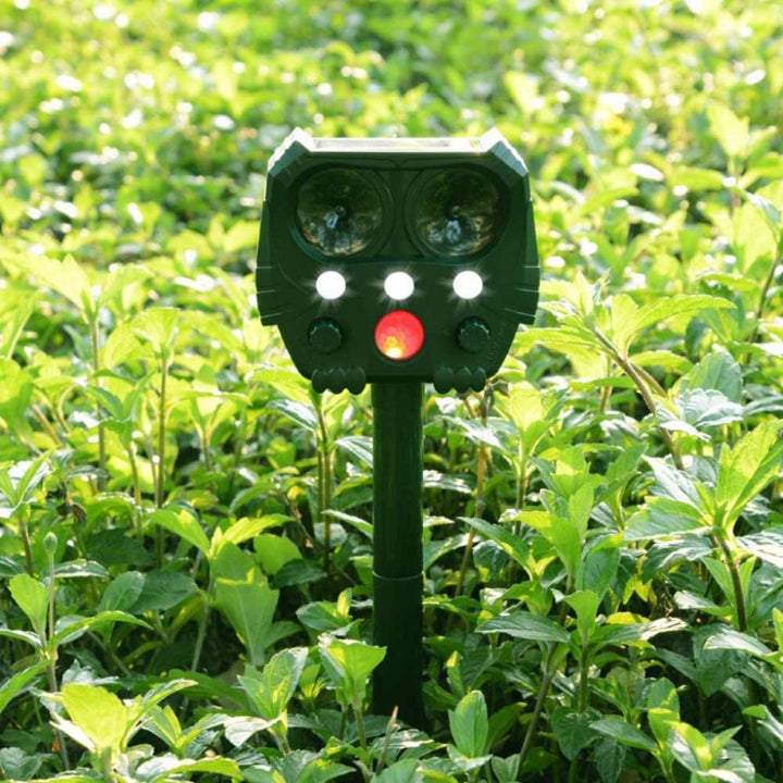 Ultrasonic Cat, Dog, Fox and Rat Repellent