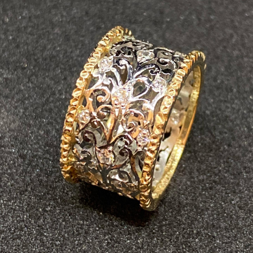 Elegant Cubic Zirconia Ring with Refined Vintage Look