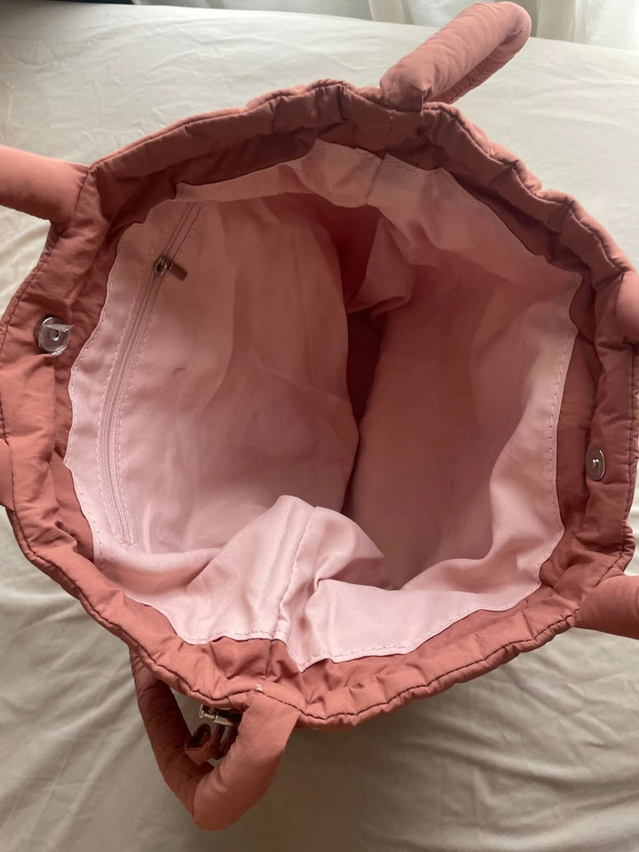 https://cdn.shopify.com/s/files/1/0952/6175/3687/files/adeline-womens-quilted-puffer-handbag-5.jpg?v=1777156916