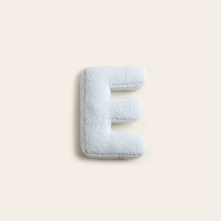 Deko-Kissen mit Alphabet-Motiv – LetterLounge