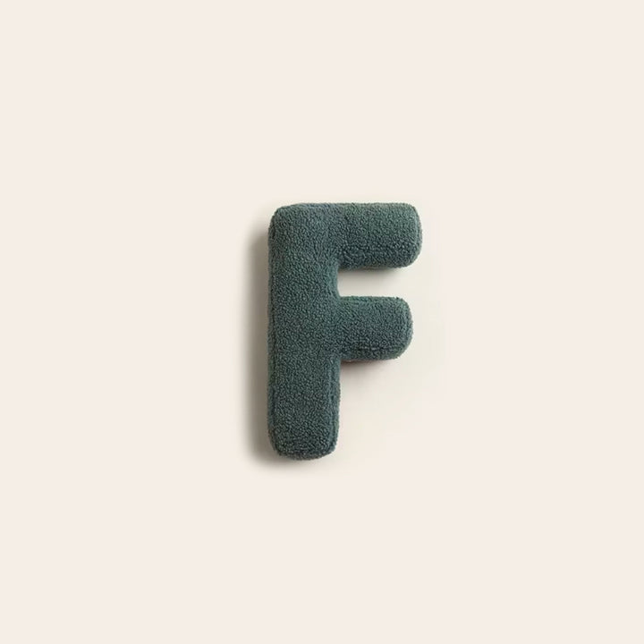 Deko-Kissen mit Alphabet-Motiv – LetterLounge