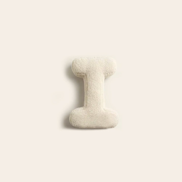 Deko-Kissen mit Alphabet-Motiv – LetterLounge