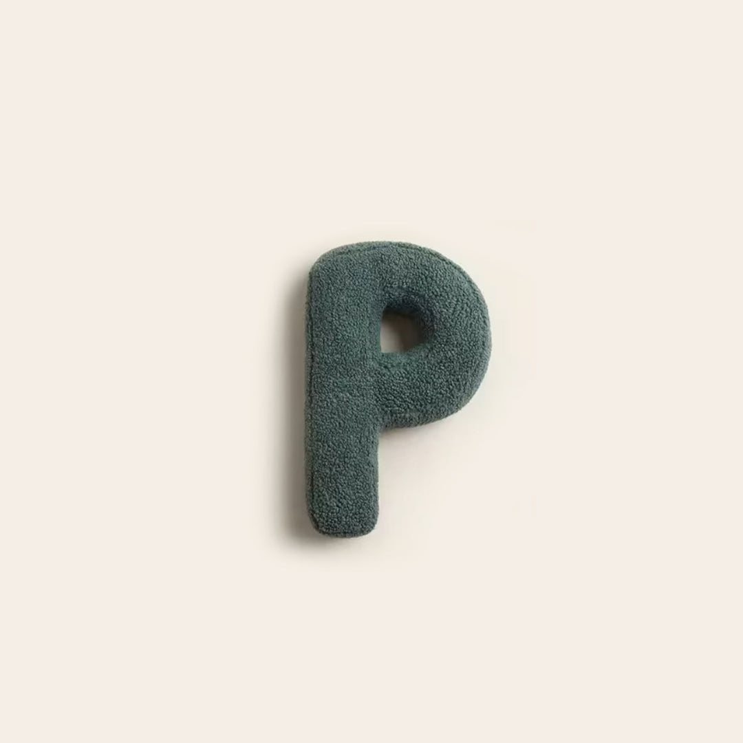 Deko-Kissen mit Alphabet-Motiv – LetterLounge