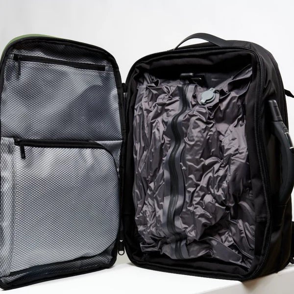 ElitePack Backpack with Air Compression | Waterproof 60L Backpack for Business and Travel with Vacuum Compression Technology