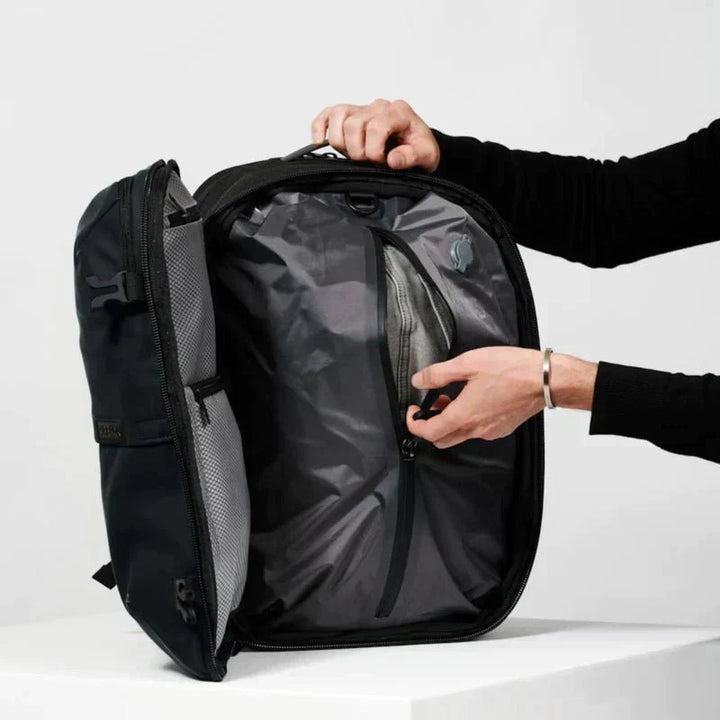 ElitePack Rucksack mit Luftkompression | Wasserdichter 60L-Rucksack für Business und Reisen mit Vakuum-Kompressionstechnologie