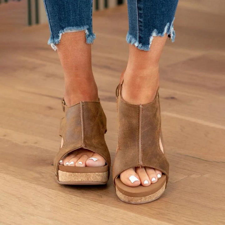 Step into Supportive Sandals – Stylish and Reliable for Everyday Wear