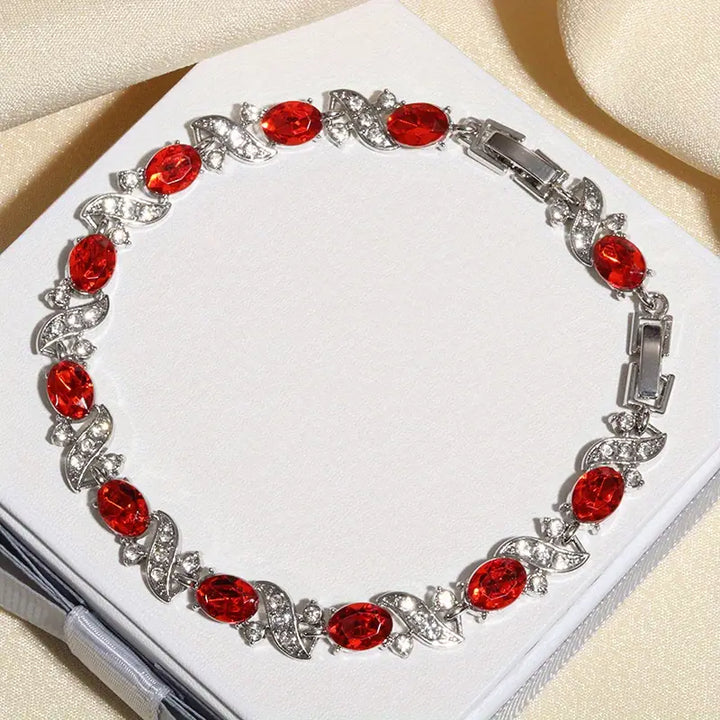 Elegant bracelet with refined details