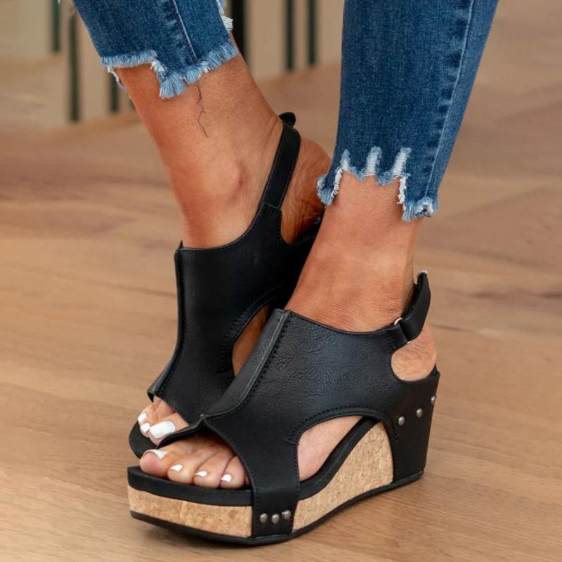 Step into Supportive Sandals – Stylish and Reliable for Everyday Wear