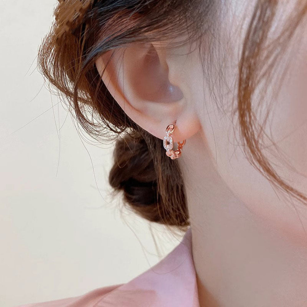Dainty Chic Diamond-studded Earrings For The Fashion-forward