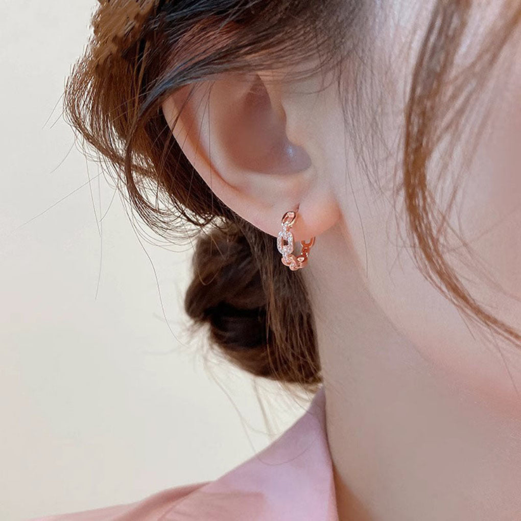 Dainty Chic Diamond-studded Earrings For The Fashion-forward