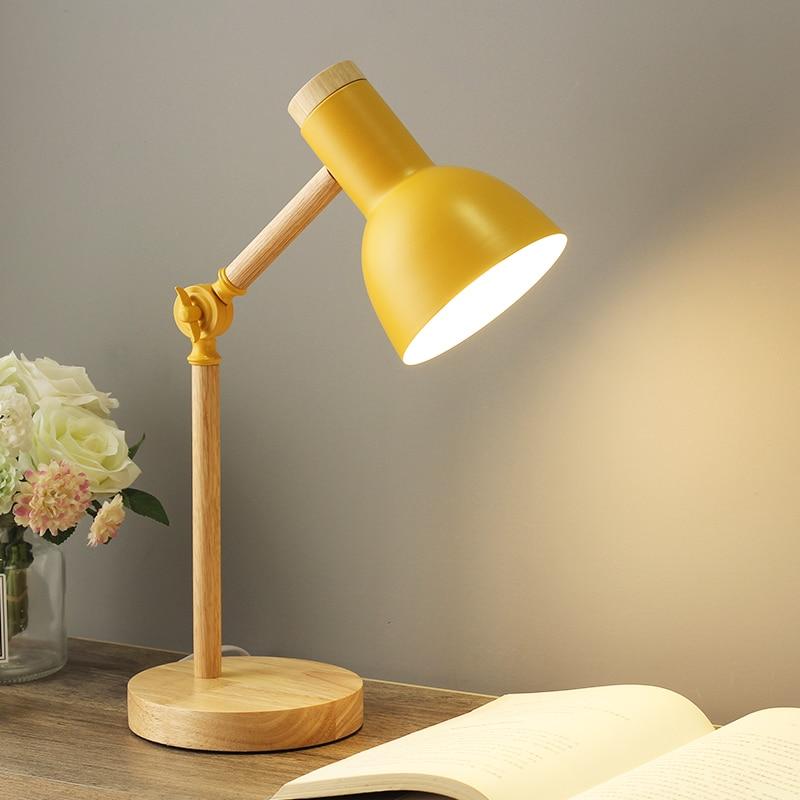 Scandinavian Wooden Table Lamp - LumiNord