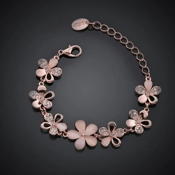 Elegant rose flower bracelet in rose gold
