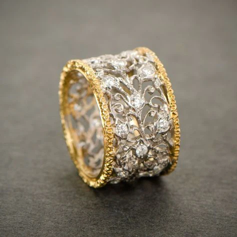 Elegant Cubic Zirconia Ring with Refined Vintage Look