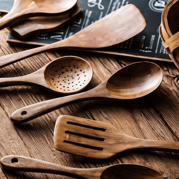 Traditional Japanese Wooden Kitchen Utensil Set (7 Pieces)