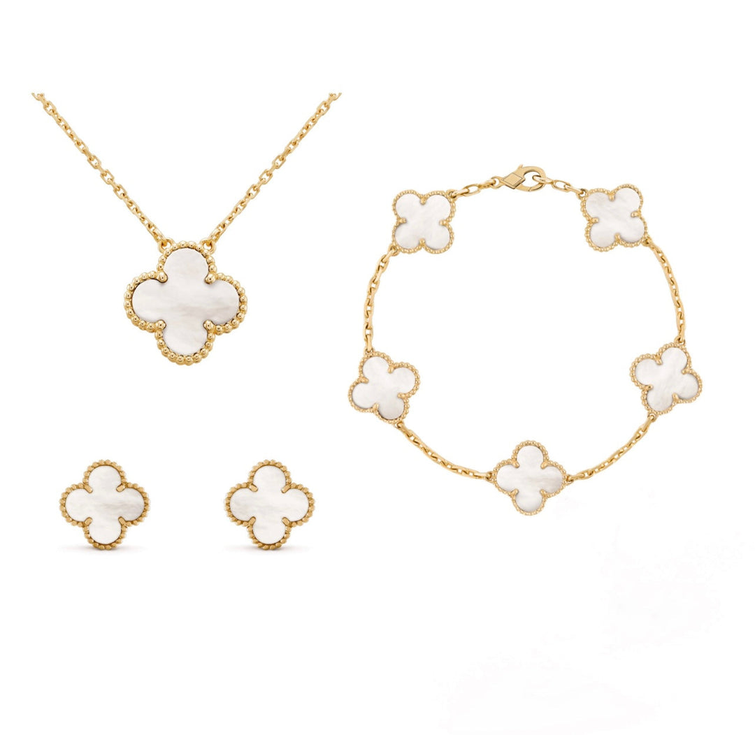 Clover Accessory Set in Elegant Style