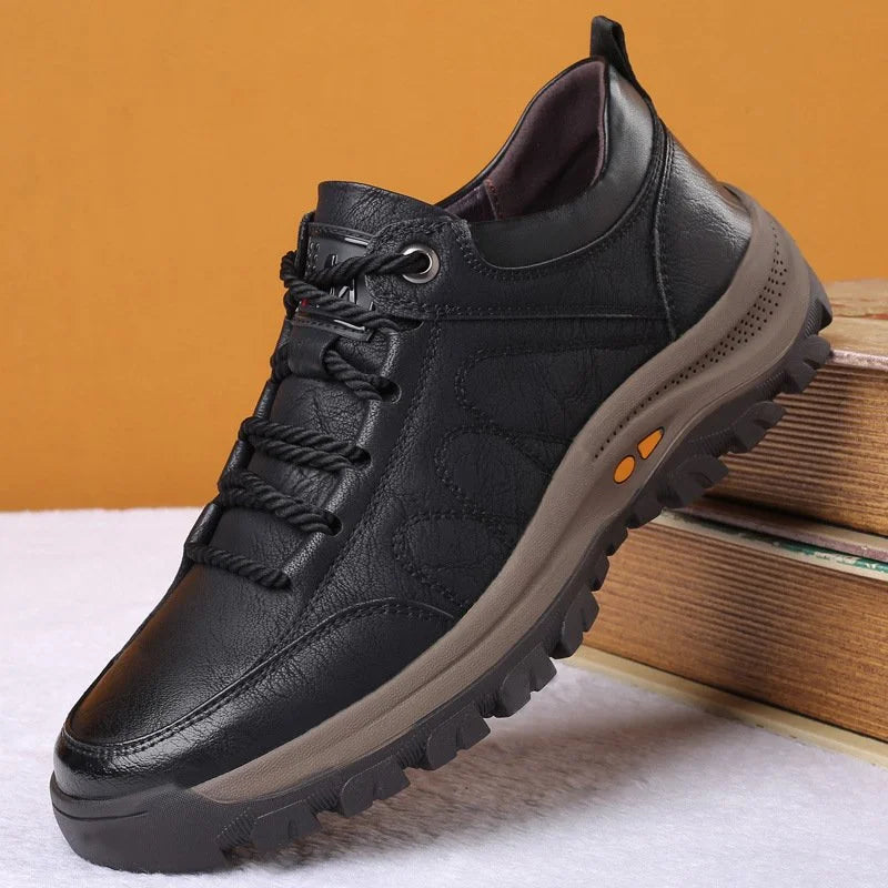 Bequeme und wasserdichte orthopädische Herrenschuhe aus Leder