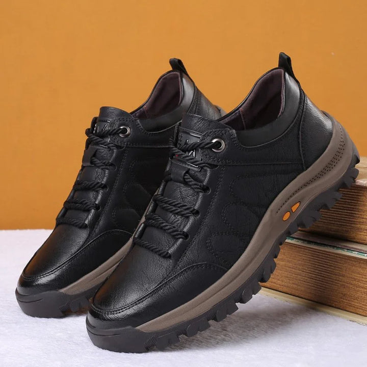 Bequeme und wasserdichte orthopädische Herrenschuhe aus Leder