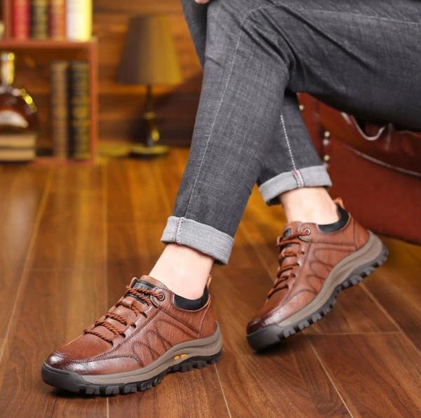 Bequeme und wasserdichte orthopädische Herrenschuhe aus Leder