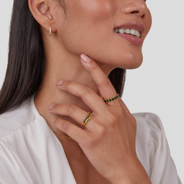Layered ring in emerald green with refined finish