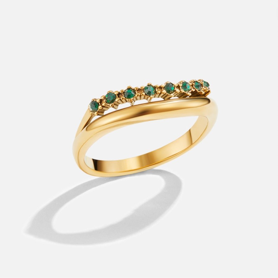 Layered ring in emerald green with refined finish