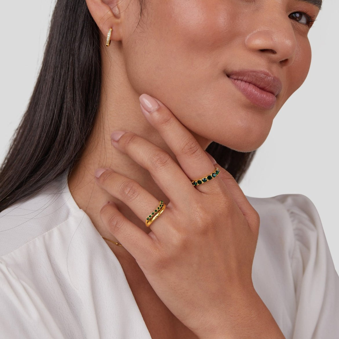 Elegant emerald-green ring with refined layers