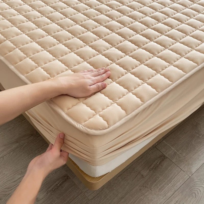 Mattress Protector | Waterproof Mattress Cover | SchlafLux