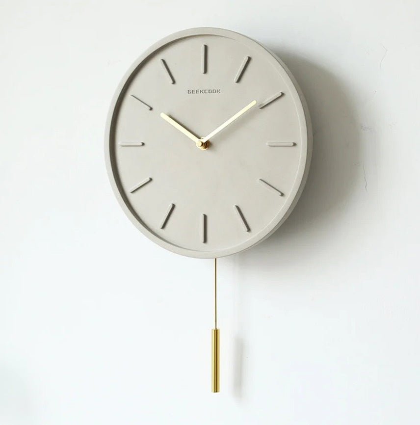 Betonwanduhr mit Metallpendel - Tundra