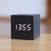 Digitale Holzuhr mit LED-Display