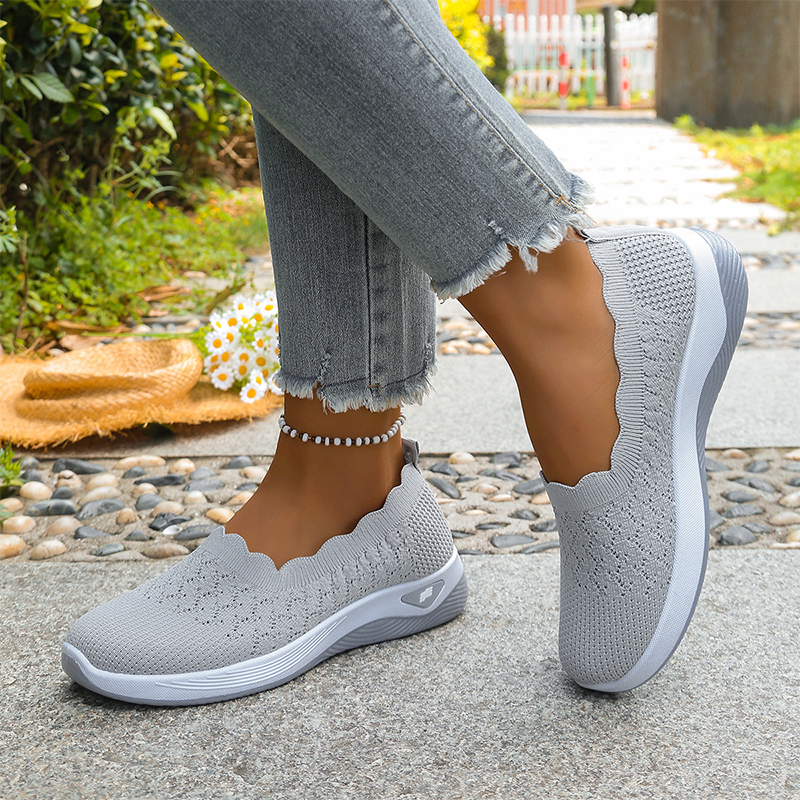 Lightweight, breathable, orthopaedic walking shoes